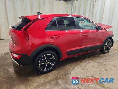Trzecie zdjęcie samochodu z tyłu: 2026 KIA NIRO LX VIN:KNDCP3LE2T5329890 - miniatura