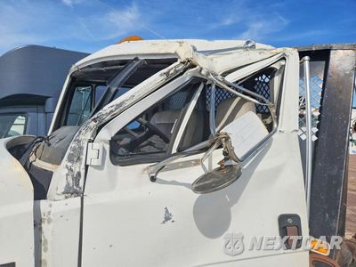 Zdjęcie 9 z 10 samochodu: 2000 FREIGHTLINER FL70 FLATBED TRUCK VIN:1FV6H6AA1YHF85205 - miniatura