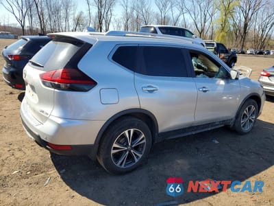 Trzecie zdjęcie samochodu z tyłu: 2019 NISSAN ROGUE SV VIN:JN8AT2MVXKW395354 - miniatura