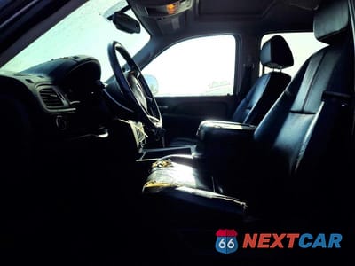 Zdjęcie 7 z 12 samochodu: 2007 GMC YUKON XL C1500 VIN:1GKFC16J17R329663 - miniatura