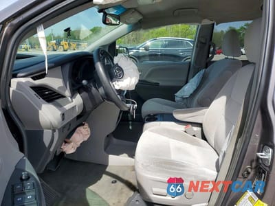 Zdjęcie 7 z 12 samochodu: 2015 TOYOTA SIENNA LE 8-PASSENGER VIN:5TDKK3DC3FS630836 - miniatura