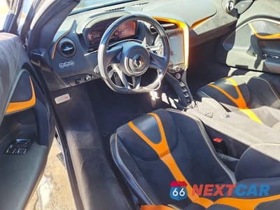 Zdjęcie 8 z 11 samochodu: 2018 MCLAREN 720S VIN:SBM14DCA9JW002047 - miniatura