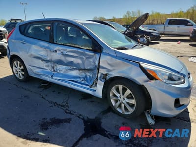 Czwarte zdjęcie samochodu z boku: 2014 HYUNDAI ACCENT SE VIN:KMHCU5AE6EU160095 - miniatura