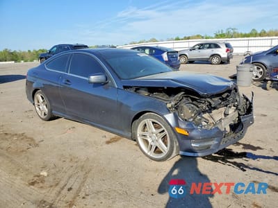 Czwarte zdjęcie samochodu z boku: 2014 MERCEDES-BENZ C 250 VIN:WDDGJ4HB4EG188650 - miniatura