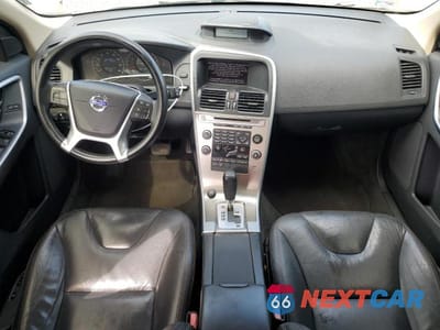 Zdjęcie 8 z 13 samochodu: 2011 VOLVO XC60 3.2 VIN:YV4952DL9B2160584 - miniatura