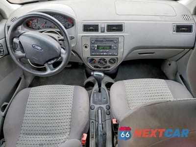 Zdjęcie 8 z 11 samochodu: 2005 FORD FOCUS ZXW VIN:1FAFP36N35W178702 - miniatura