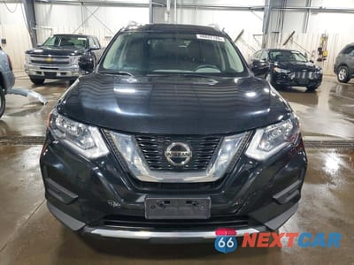 Piąte zdjęcie samochodu w środku: 2018 NISSAN ROGUE SV VIN:KNMAT2MV9JP505637 - miniatura