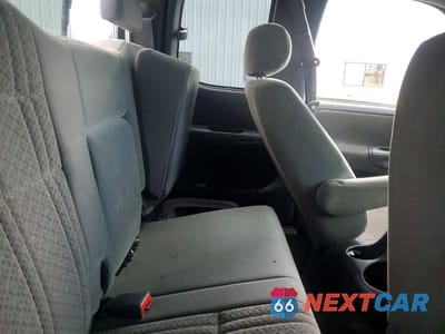 Zdjęcie 10 z 12 samochodu: 2004 TOYOTA TUNDRA ACCESS CAB SR5 VIN:5TBBT441X4S443892 - miniatura