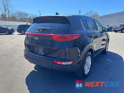 Trzecie zdjęcie samochodu z tyłu: 2017 KIA SPORTAGE LX VIN:KNDPMCACXH7077250 - miniatura