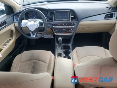 Zdjęcie 8 z 11 samochodu: 2019 HYUNDAI SONATA SE VIN:5NPE24AF7KH732481 - miniatura