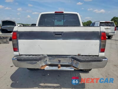 Zdjęcie 6 z 11 samochodu: 2000 NISSAN FRONTIER XE VIN:1N6ED27T1YC301681 - miniatura