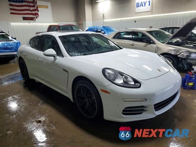 Czwarte zdjęcie samochodu z boku: 2014 PORSCHE PANAMERA 2 VIN:WP0AA2A7XEL005270 - miniatura