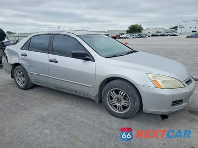 Czwarte zdjęcie samochodu z boku: 2007 HONDA ACCORD VALUE VIN:1HGCM561X7A165302 - miniatura