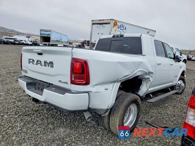 Trzecie zdjęcie samochodu z tyłu: 2026 RAM 3500 LIMITED VIN:3C63RRPL4TG159179 - miniatura