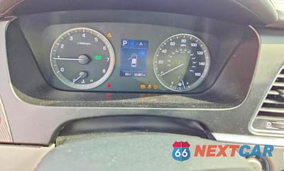 Zdjęcie 9 z 12 samochodu: 2017 HYUNDAI SONATA SPORT VIN:5NPE34AF0HH521113 - miniatura