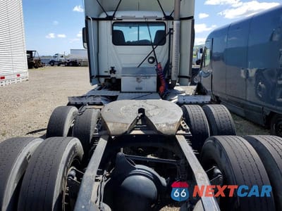 Zdjęcie 6 z 10 samochodu: 2014 MACK 600 CXU600 VIN:1M1AW02Y1EM040609 - miniatura
