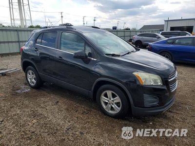 Czwarte zdjęcie samochodu z boku: 2015 CHEVROLET TRAX 1LT VIN:3GNCJLSB9FL171486 - miniatura