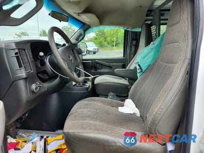 Zdjęcie 7 z 13 samochodu: 2017 GMC SAVANA G2500 VIN:1GTW7AFF0H1906677 - miniatura