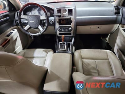 Zdjęcie 8 z 11 samochodu: 2006 CHRYSLER 300 TOURING VIN:2C3LK53G66H335933 - miniatura