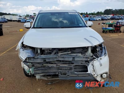 Piąte zdjęcie samochodu w środku: 2018 MITSUBISHI OUTLANDER SE VIN:JA4AD3A33JZ046402 - miniatura