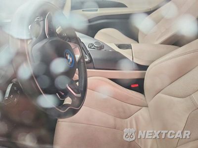 Zdjęcie 7 z 12 samochodu: 2016 BMW I8 VIN:WBY2Z2C54GV675895 - miniatura
