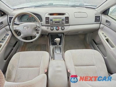 Zdjęcie 8 z 12 samochodu: 2004 TOYOTA CAMRY LE VIN:4T1BE32K34U831223 - miniatura