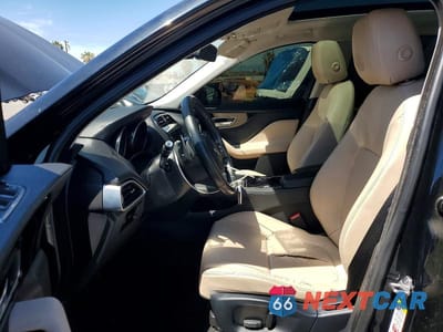 Zdjęcie 7 z 12 samochodu: 2017 JAGUAR F-PACE PREMIUM VIN:SADCJ2BV9HA088989 - miniatura
