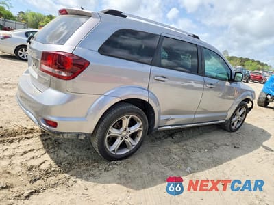 Trzecie zdjęcie samochodu z tyłu: 2017 DODGE JOURNEY CROSSROAD VIN:3C4PDCGB0HT516112 - miniatura