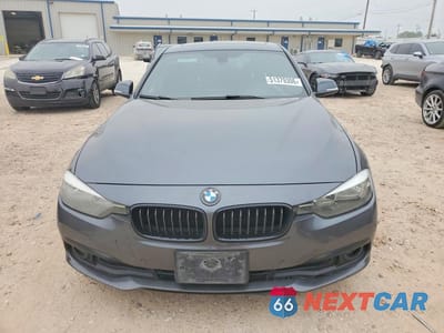 Piąte zdjęcie samochodu w środku: 2017 BMW 320 I VIN:WBA8A9C34HK864475 - miniatura