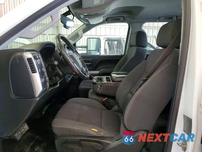 Zdjęcie 7 z 11 samochodu: 2019 CHEVROLET SILVERADO HD UTILITY / SERVICE TRUC VIN:1GB4KWCY0KF138643 - miniatura