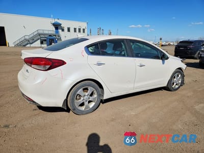 Trzecie zdjęcie samochodu z tyłu: 2017 KIA FORTE EX VIN:3KPFL4A8XHE073778 - miniatura