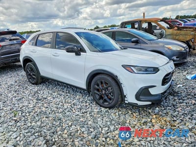 Czwarte zdjęcie samochodu z boku: 2025 HONDA HR-V SPORT VIN:3CZRZ1H52SM701054 - miniatura