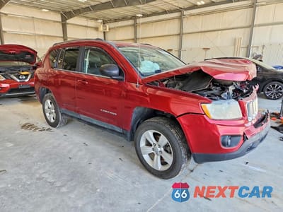 Czwarte zdjęcie samochodu z boku: 2011 JEEP COMPASS LIMITED VIN:1J4NF5FB9BD204800 - miniatura