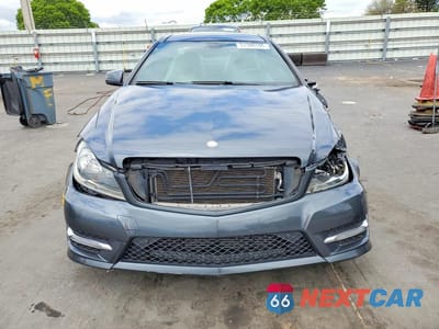 Piąte zdjęcie samochodu w środku: 2015 MERCEDES-BENZ C 250 VIN:WDDGJ4HB3FG357283 - miniatura