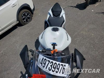 Piąte zdjęcie samochodu w środku: 2025 KAWASAKI ZX636 K VIN:JKBZXJK11SA010702 - miniatura