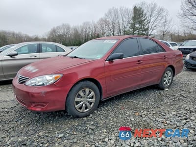2005 TOYOTA CAMRY LE 4T1BE32K75U406959 - główne zdjęcie licytacji z USA - miniatura