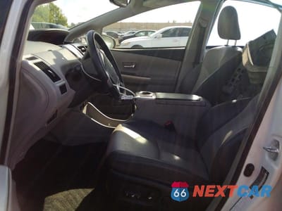 Zdjęcie 7 z 12 samochodu: 2016 TOYOTA PRIUS V FIVE VIN:JTDZN3EU5GJ046207 - miniatura