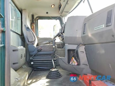 Piąte zdjęcie samochodu w środku: 2016 MACK 600 CXU600 - SEMI TRUCK VIN:1M1AW01XXGM007989 - miniatura