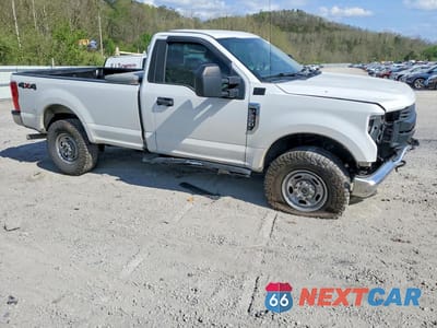 Czwarte zdjęcie samochodu z boku: 2017 FORD F250 SUPER DUTY VIN:1FTBF2B64HEF30216 - miniatura