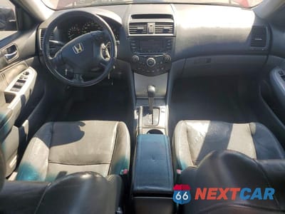 Zdjęcie 8 z 12 samochodu: 2006 HONDA ACCORD EX VIN:1HGCM66896A025761 - miniatura