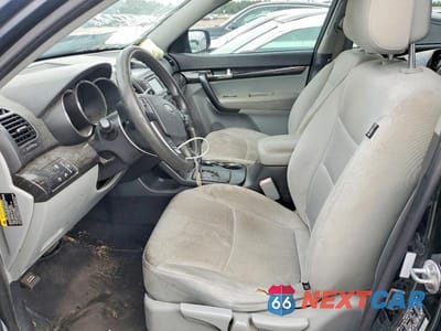 Zdjęcie 7 z 13 samochodu: 2013 KIA SORENTO LX VIN:5XYKT3A61DG415235 - miniatura
