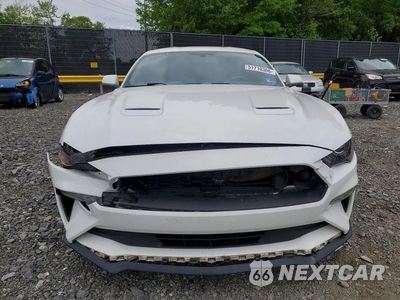 Piąte zdjęcie samochodu w środku: 2018 FORD MUSTANG VIN:1FA6P8TH9J5164931 - miniatura