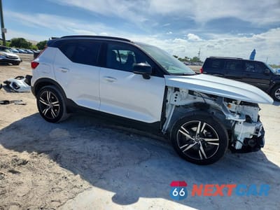 Czwarte zdjęcie samochodu z boku: 2021 VOLVO XC40 T4 R-DESIGN VIN:YV4AC2HM4M2491372 - miniatura