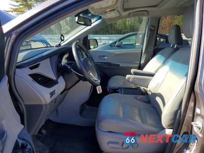 Zdjęcie 7 z 13 samochodu: 2017 TOYOTA SIENNA XLE PREMIUM 8-PASSENGER VIN:5TDYZ3DCXHS892233 - miniatura
