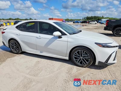 Czwarte zdjęcie samochodu z boku: 2025 TOYOTA CAMRY SE VIN:4T1DAACK1SU552714 - miniatura