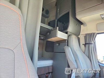Zdjęcie 6 z 10 samochodu: 2025 VOLVO VNL SEMI TRUCK VIN:4V4NC9EH0SN665670 - miniatura
