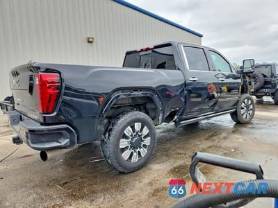 Trzecie zdjęcie samochodu z tyłu: 2024 GMC SIERRA K3500 DENALI VIN:1GT49WEY1RF262886 - miniatura