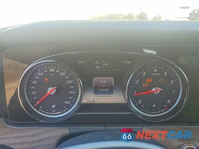 Zdjęcie 9 z 12 samochodu: 2018 MERCEDES-BENZ E 300 VIN:WDDZF4JB8JA443219 - miniatura