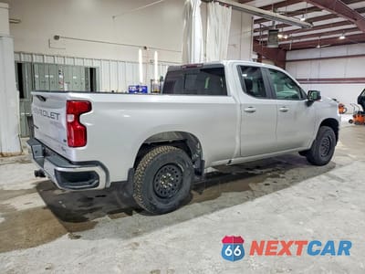 Trzecie zdjęcie samochodu z tyłu: 2020 CHEVROLET SILVERADO K1500 LT VIN:1GCRYDED5LZ360917 - miniatura