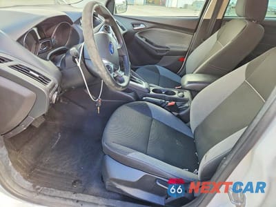 Zdjęcie 7 z 12 samochodu: 2014 FORD FOCUS SE VIN:1FADP3F21EL374636 - miniatura